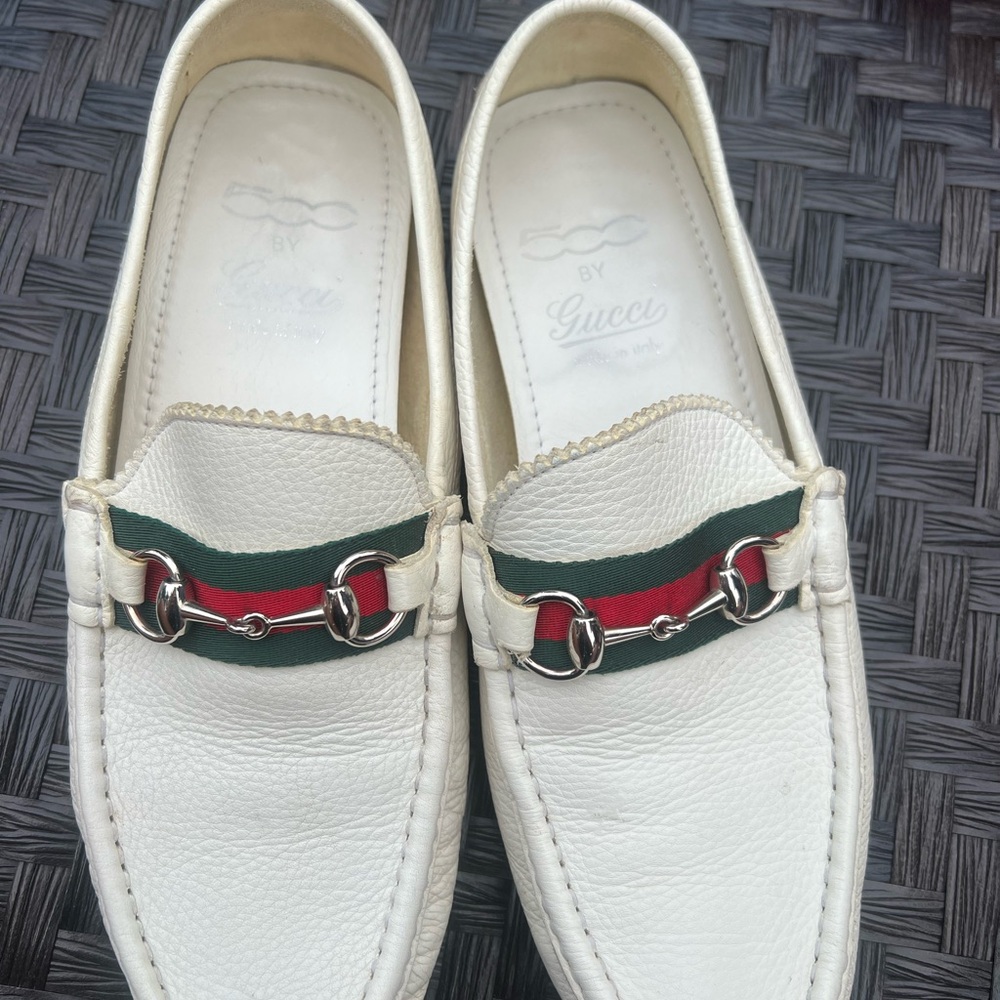 Gucci White Leather Loafers with Green and Red Accents